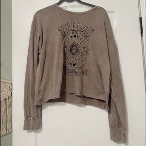 Cute cropped graphic tee, fits smaller